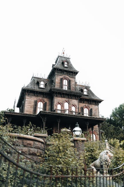 Winchester Mystery House, San Jose, California (Image Credits: Pexels)