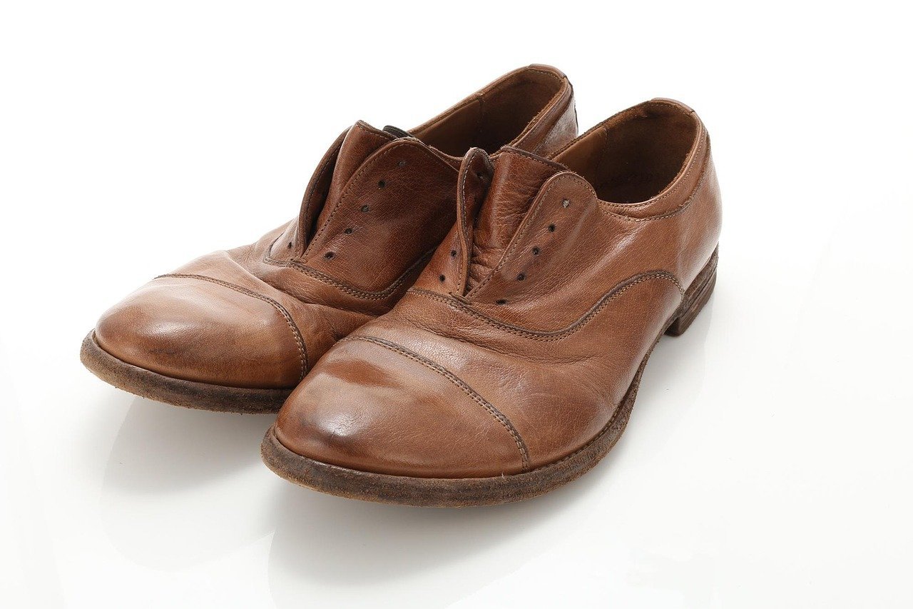 6. Almond-Toe Shoes: The Subtle Shape Shift (Image Credits: Pixabay)