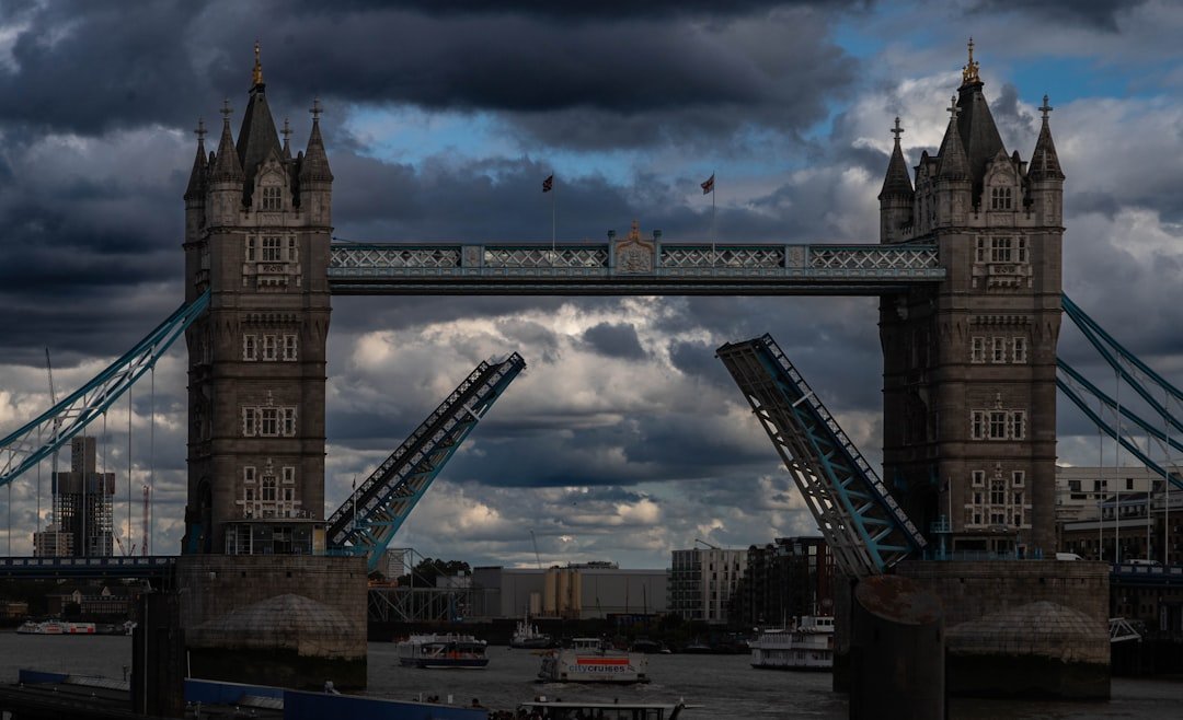 London Bridge Is Falling Down (Image Credits: Unsplash)