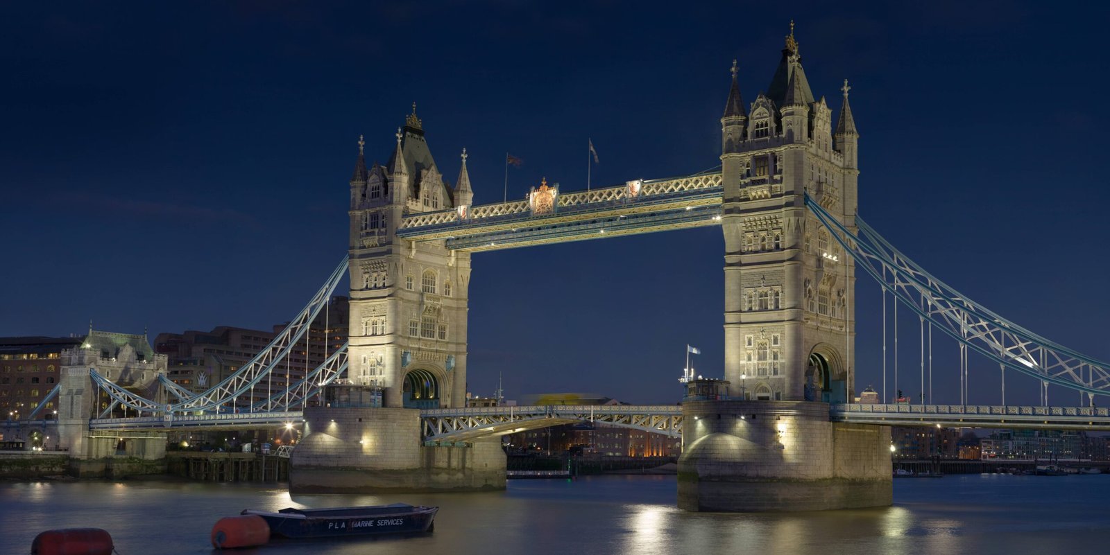 London Bridge Is Falling Down (By Diliff, CC BY-SA 3.0)