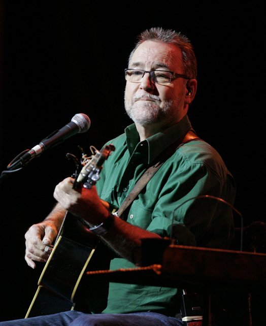 Kenny Rogers and Dolly Parton: Islands in the Stream (John Williamson Guitarist, CC BY-SA 2.0)