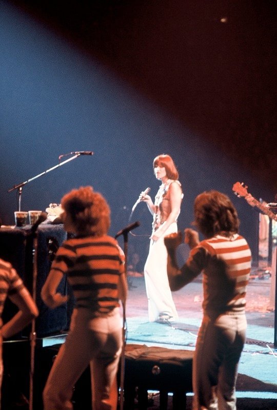 Elton John and Kiki Dee: Don’t Go Breaking My Heart (originally posted to Flickr as elton john 1975, CC BY 2.0)