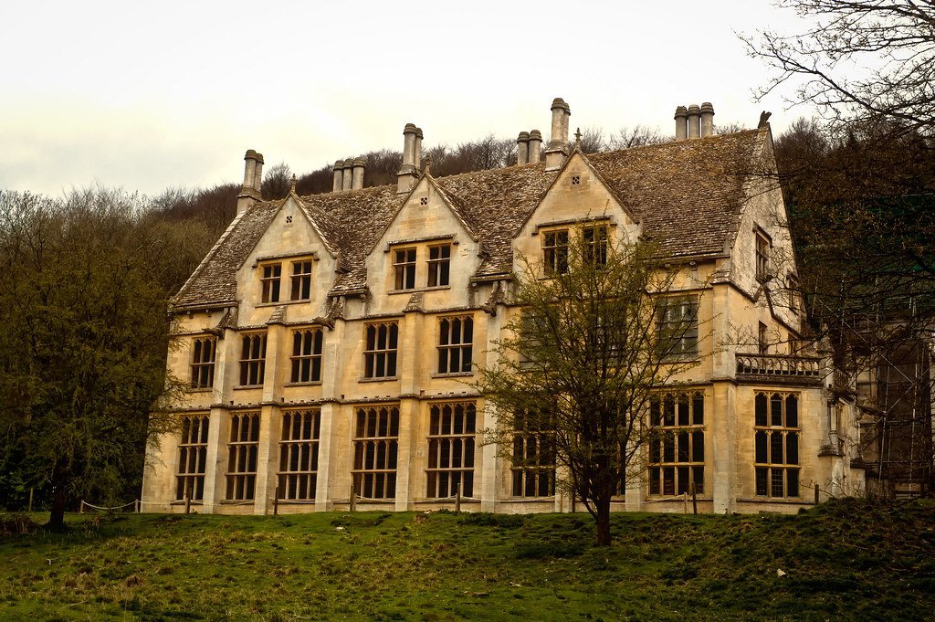 Rebecca by Daphne du Maurier (Stewart Black, Flickr, CC BY 2.0)
