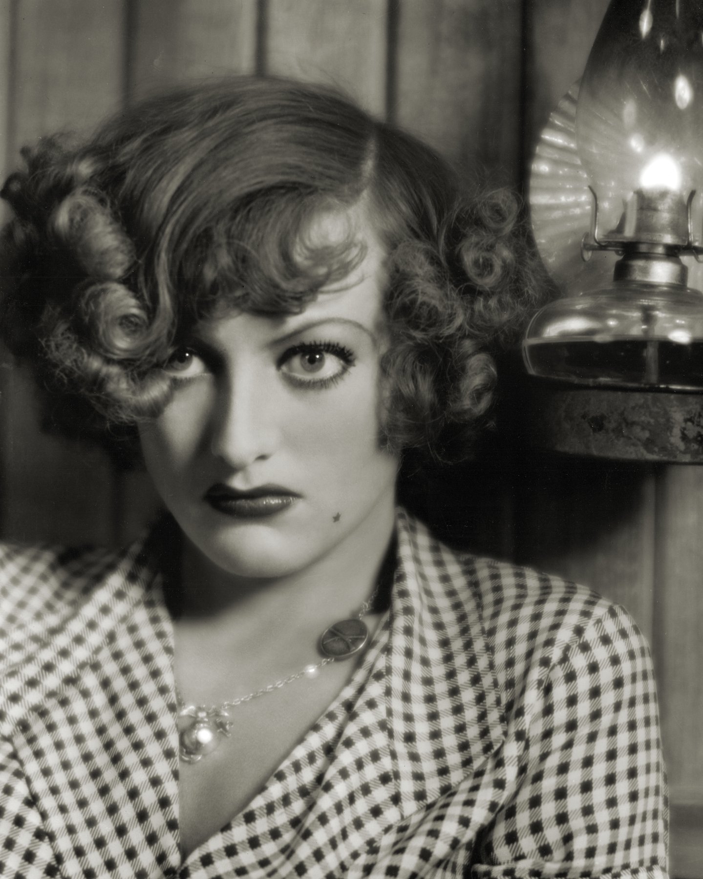 Joan Crawford's Hidden Porn Past (Vieira, Mark A. (2019). Forbidden Hollywood: The Pre-Code Era (1930-1934): When Sin Ruled the Movies (eBook). New York: Running Press. Hachette Book Group. ISBN 978-076-246-675-7., Public domain)