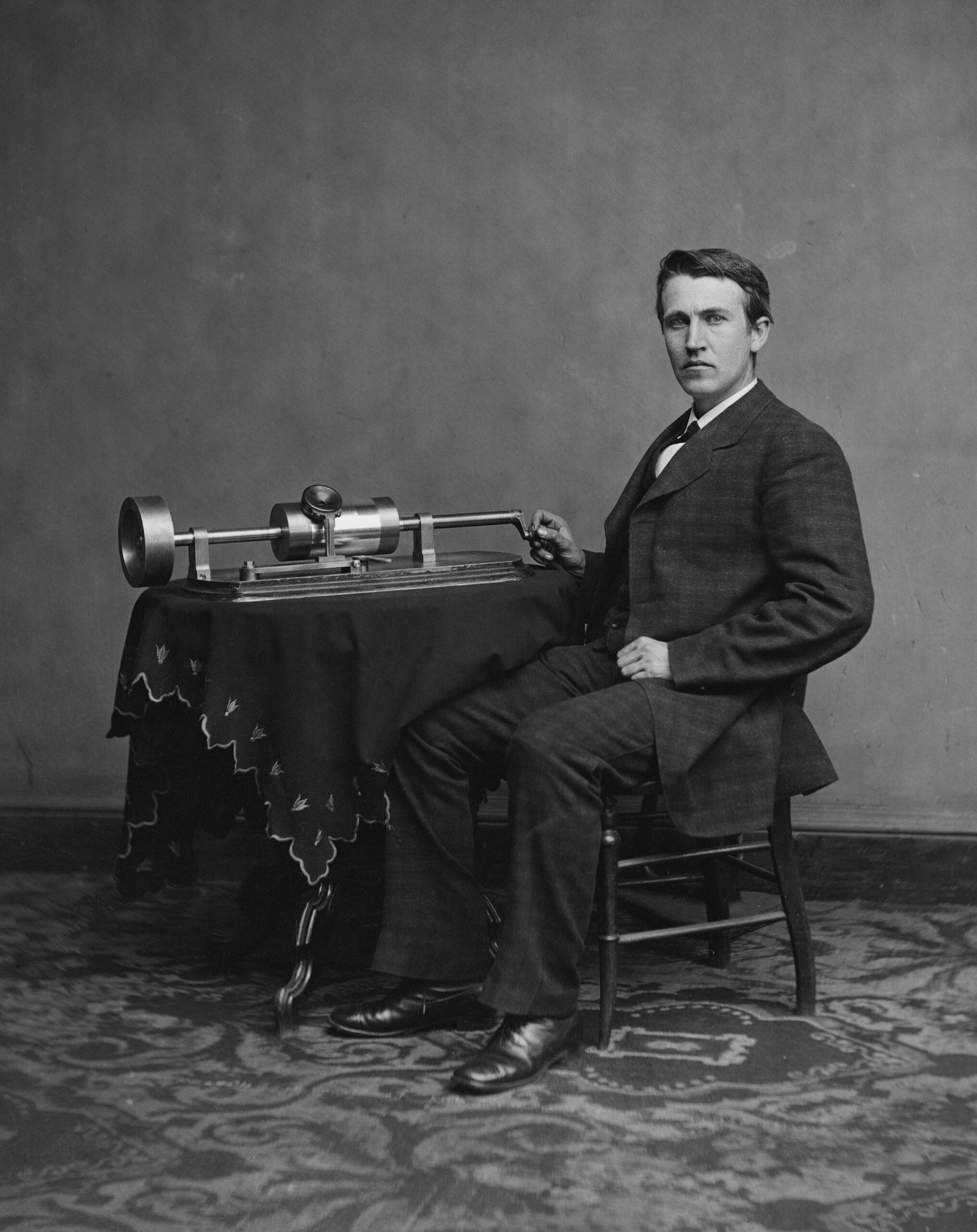 Thomas Edison (This image  is available from the United States Library of Congress's Prints and Photographs division under the digital ID cwpbh.04044.This tag does not indicate the copyright status of the attached work. A normal copyright tag is still required. See Commons:Licensing., Public domain)