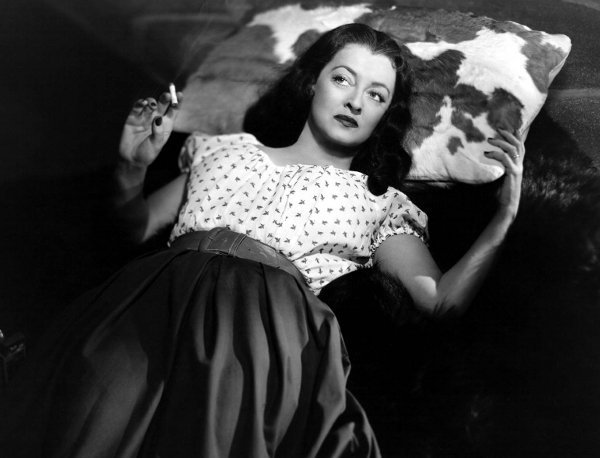 Bette Davis ([1], Public domain)
