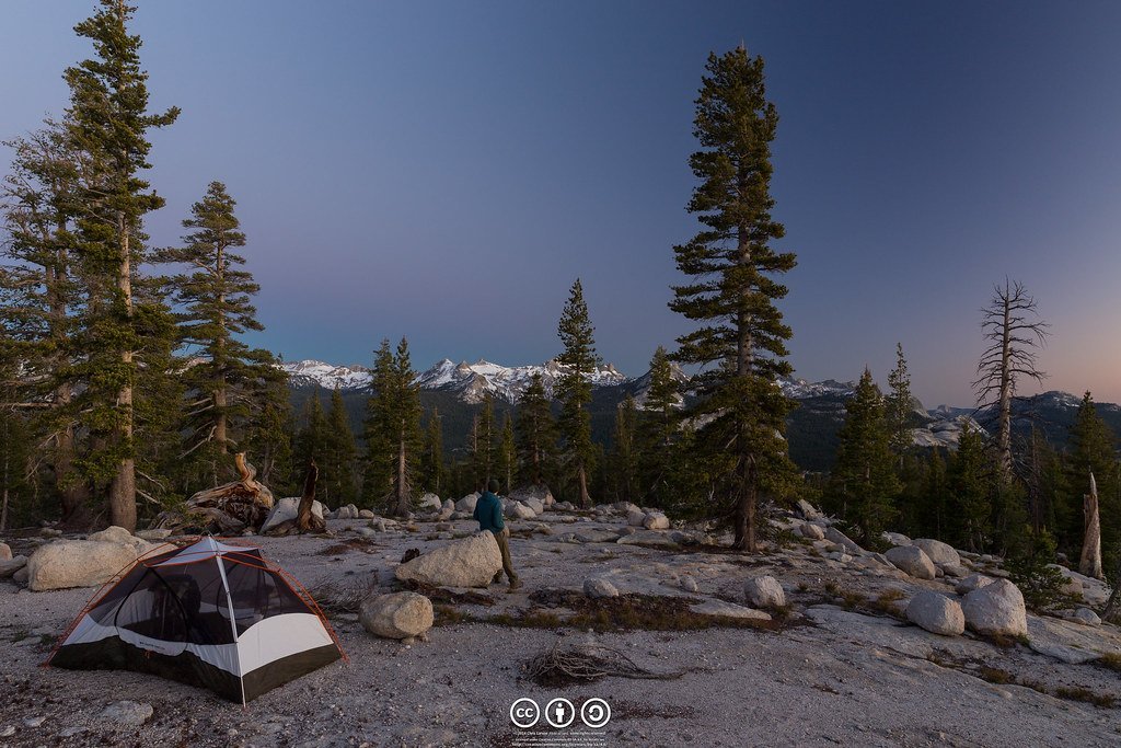 Tuolumne Meadows Campground (mtnscll, Flickr, CC BY-SA 2.0)