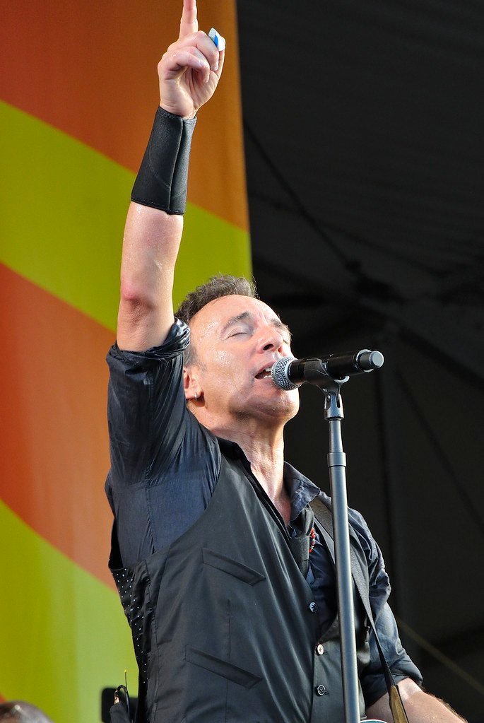 "Born down in a dead man's town" by Bruce Springsteen (kyonokyonokyono, Flickr, CC BY 2.0)