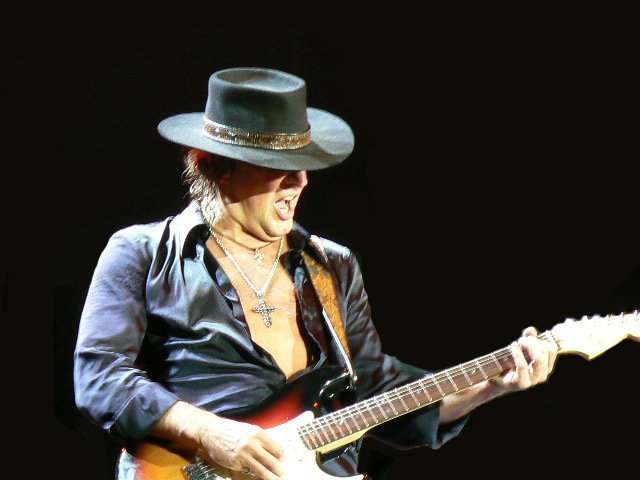 Livin' on a Prayer by Bon Jovi (1986) (By JoanneRudd, CC BY-SA 3.0)