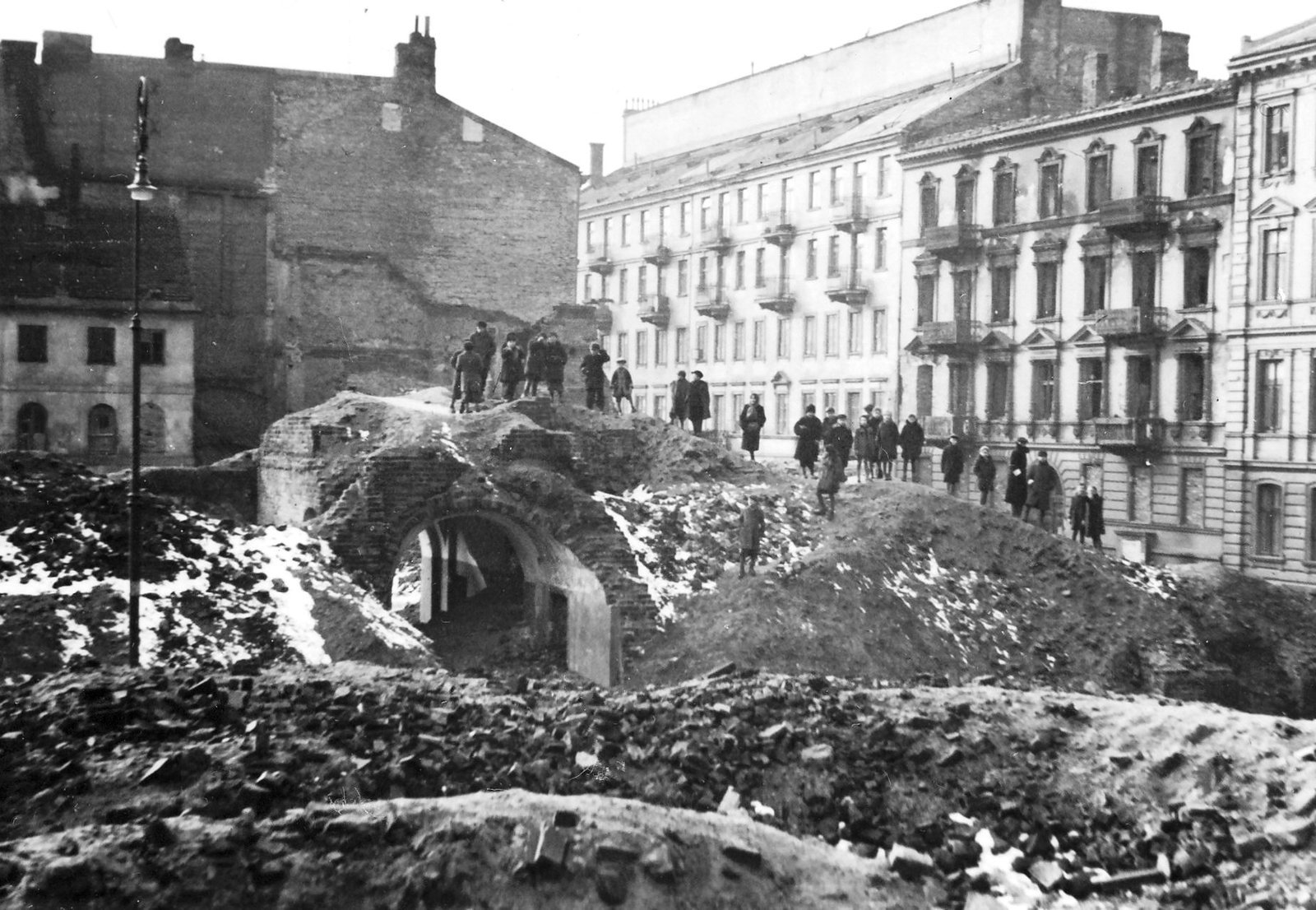 The Pianist (2002) (Image printed in the 60's from Polish Archive negative, now in Marek Tuszyński's collection of WWII prints. Scan from 5 × 8 cm print., Public domain)