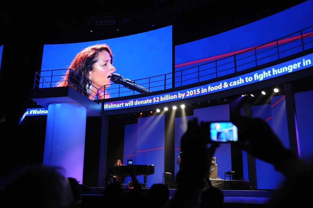 "Empire State of Mind" by Jay-Z and Alicia Keys (2009) (Walmart Corporate, Flickr, CC BY 2.0)