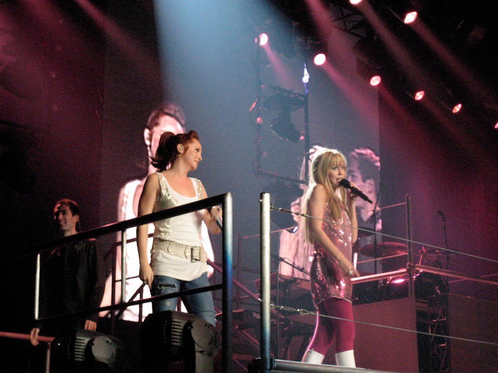 Miley Cyrus (Mike Schmid, Flickr, CC BY-SA 2.0)