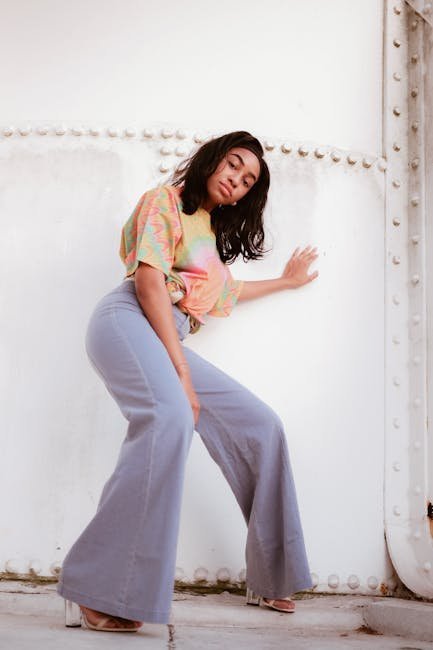 Bell-Bottom Pants (Image Credits: Pexels)