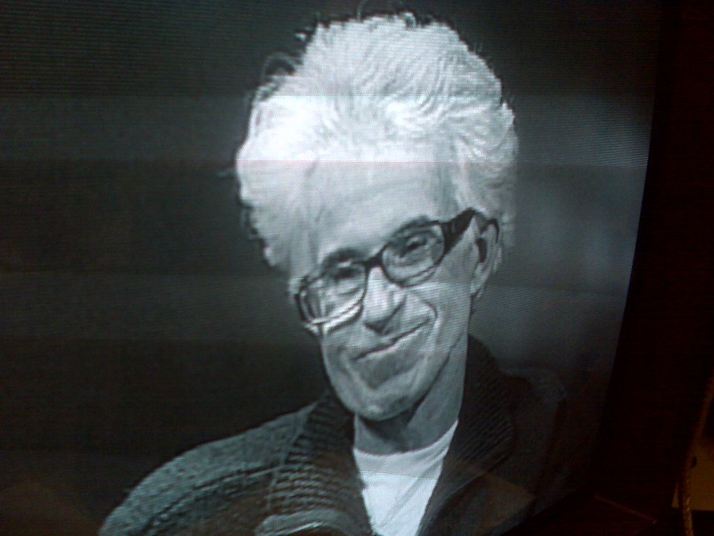 NewsRadio (chris strouth, Flickr, CC BY-SA 2.0)