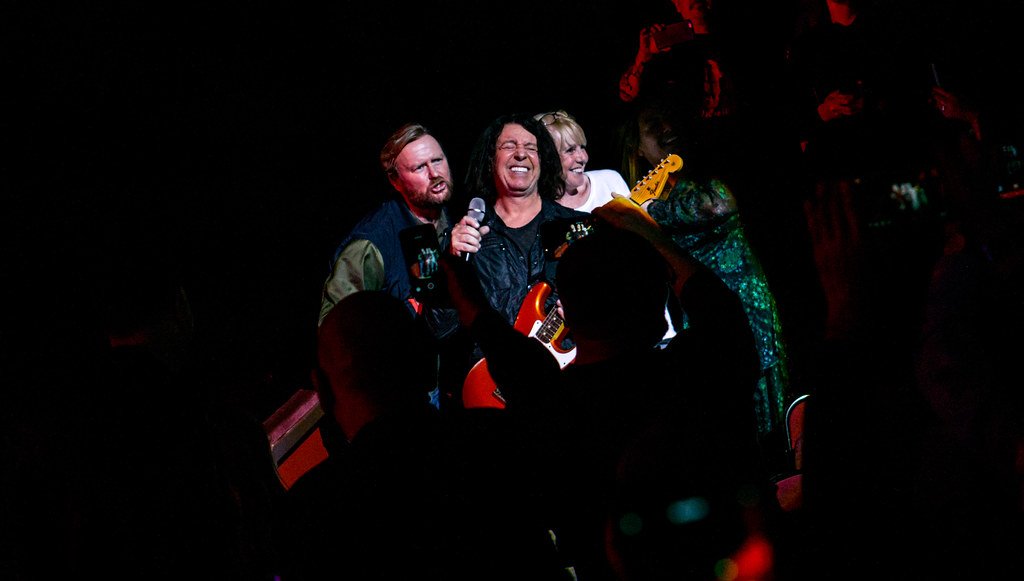 Shout by Tears for Fears (Raph_PH, Flickr, CC BY 2.0)