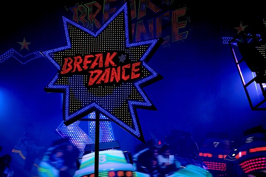 Youth Culture Embraces Breakdancing and Personal Style (Image Credits: Rawpixel)